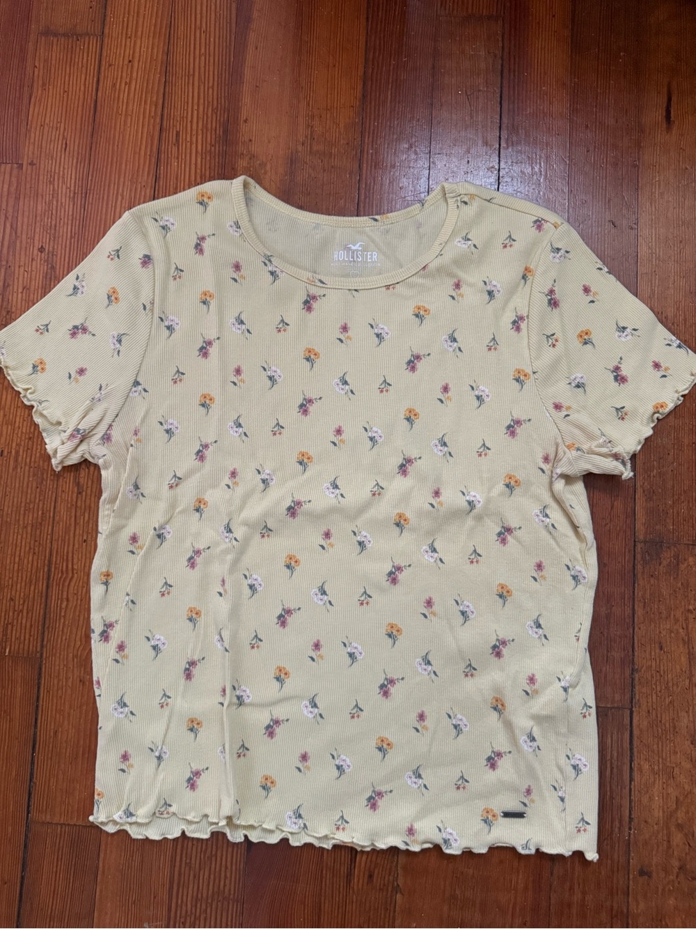 Hollister Pale Yellow Floral Ribbed Tee Top